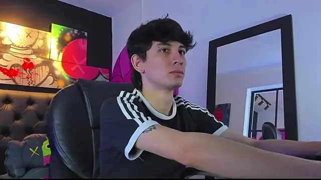 Snapshot of Santi_delacruz chatting on January 2025 03:46:01 PM Santi delacruz online show from January 2025 03:46:01 PM