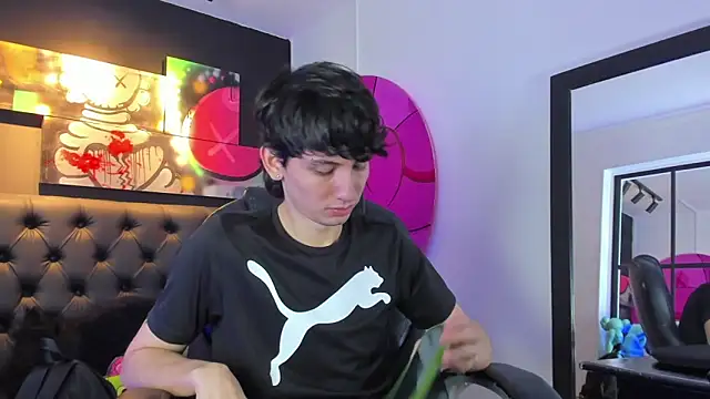 Snapshot of Santi_delacruz chatting on January 2025 03:00:01 PM Santi delacruz online show from January 2025 03:00:01 PM