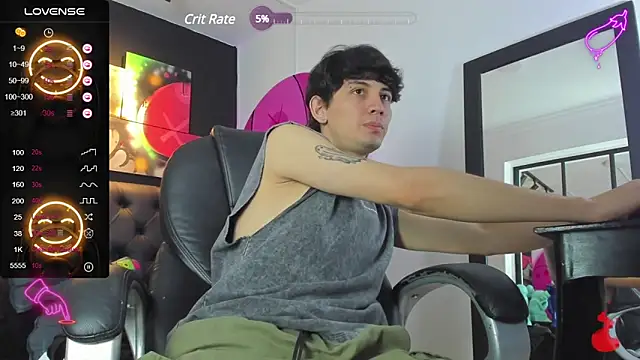 Snapshot of Santi_delacruz chatting on February 2025 06:48:01 PM Santi delacruz online show from February 2025 06:48:01 PM