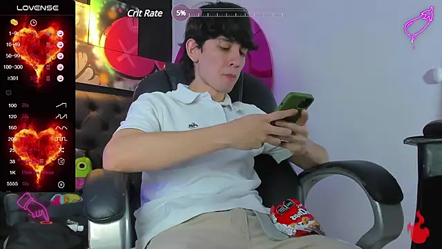 Snapshot of Santi_delacruz chatting on February 2025 05:19:02 PM Santi delacruz online show from February 2025 05:19:02 PM