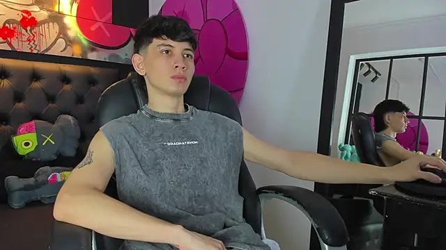 Snapshot of Santi_delacruz chatting on February 2025 04:25:02 PM Santi delacruz online show from February 2025 04:25:02 PM