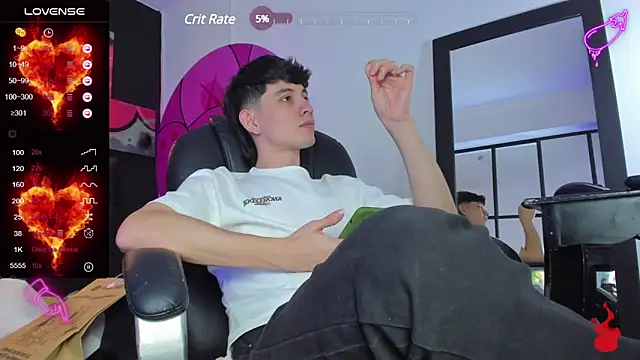 Snapshot of Santi_delacruz chatting on February 2025 08:42:01 PM Santi delacruz online show from February 2025 08:42:01 PM