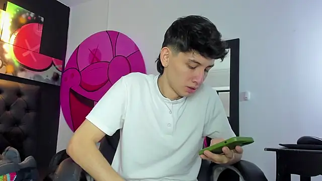 Snapshot of Santi_delacruz chatting on February 2025 03:26:01 PM Santi delacruz online show from February 2025 03:26:01 PM