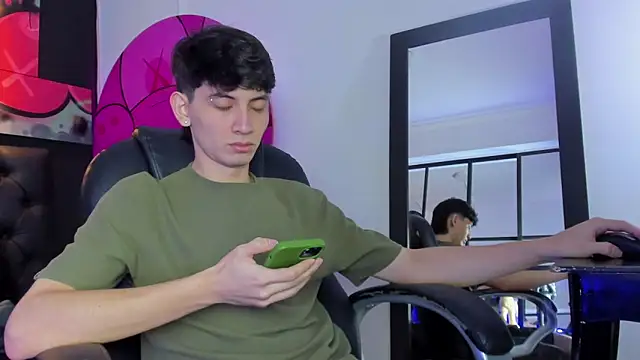 Snapshot of Santi_delacruz chatting on February 2025 02:12:01 PM Santi delacruz online show from February 2025 02:12:01 PM