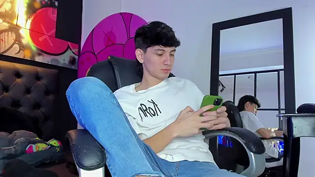 Snapshot of Santi_delacruz chatting on February 2025 03:37:02 PM Santi delacruz online show from February 2025 03:37:02 PM