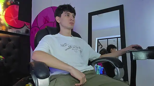 Snapshot of Santi_delacruz chatting on March 2025 02:45:01 PM Santi delacruz online show from March 2025 02:45:01 PM