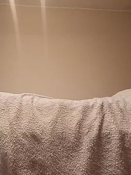 niesmialy39oon online show from February 2026 07:56:01 PM