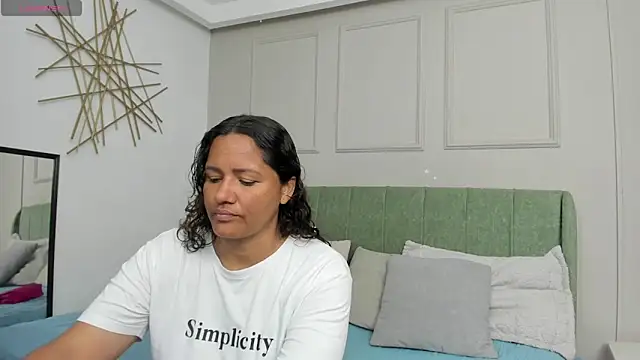 Sussanewolf online show from November 2025 12:26:01 PM