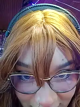 Snapshot of MegariaB chatting on December 2024 04:13:01 AM MegariaB online show from December 2024 04:13:01 AM