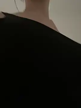 Snapshot of ivyleague_ chatting on March 2025 08:18:02 AM ivyleague online show from March 2025 08:18:02 AM