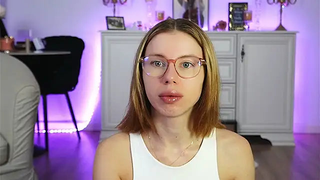 Snapshot of ivyleague_ chatting on October 2025 05:22:02 AM ivyleague online show from October 2025 05:22:02 AM