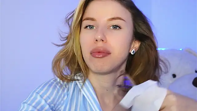 ivyleague  online show from March 2026 06:25:01 PM