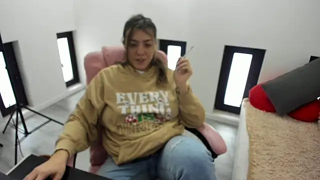 Dyana Kaylinn online show from February 2026 06:25:02 AM