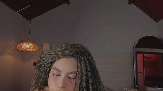 nayah   online show from March 2025 07:57:02 PM