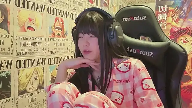 SNAKEgirlQAQ online show from June 2026 05:18:01 PM