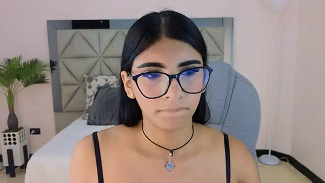 maiaa ruiz online show from November 2025 02:43:02 PM