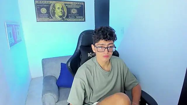 TylerWhite  online show from February 2025 06:33:01 AM