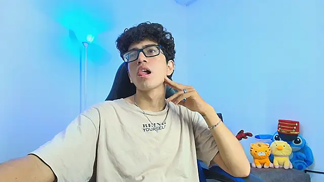 TylerWhite  online show from December 2025 05:57:01 AM