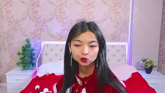 Shy Kira online show from December 2024 01:44:01 PM