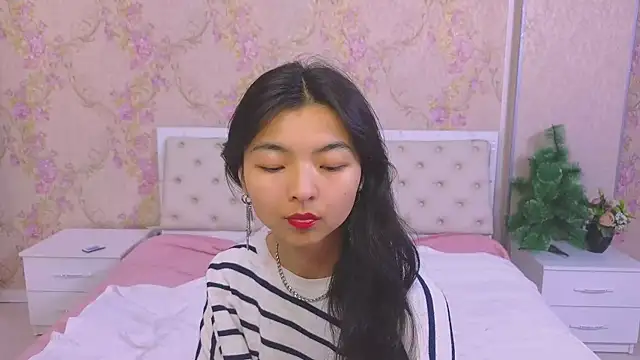 Shy Kira online show from December 2024 04:04:01 PM