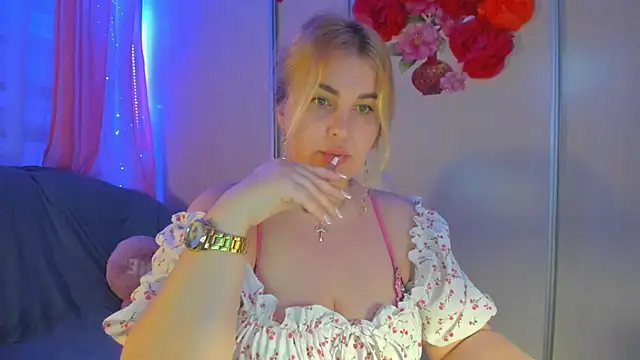 CoraSwon online show from March 2025 07:09:02 PM