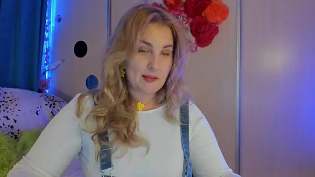 CoraSwon online show from September 2025 07:35:01 PM