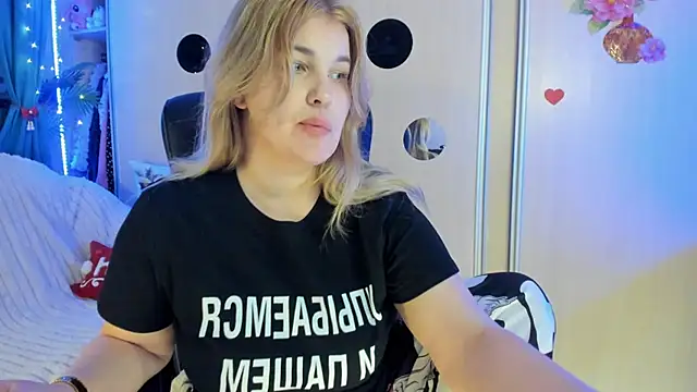 CoraSwon online show from January 2026 05:27:02 PM