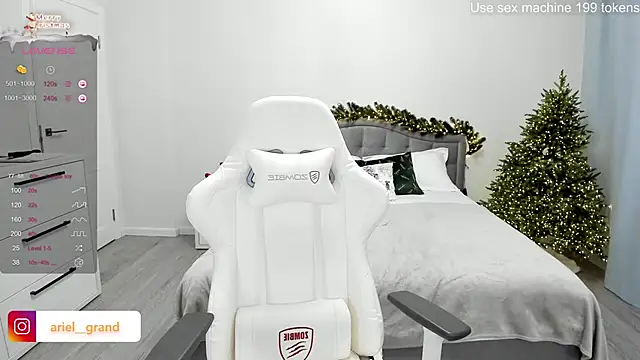 Snapshot of ariel_grand chatting on January 2025 04:04:01 AM ariel grand online show from January 2025 04:04:01 AM