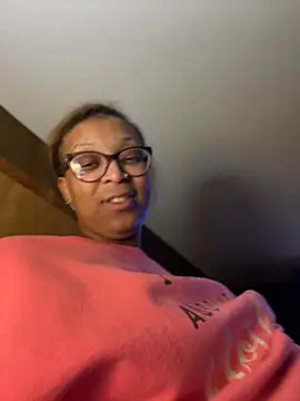 Snapshot of KLoveeee chatting on January 2025 05:43:01 AM KLoveeee online show from January 2025 05:43:01 AM