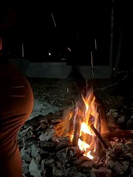 Snapshot of KLoveeee chatting on November 2025 01:27:02 AM KLoveeee online show from November 2025 01:27:02 AM