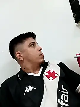 Fiel77 online show from December 2025 09:43:02 PM