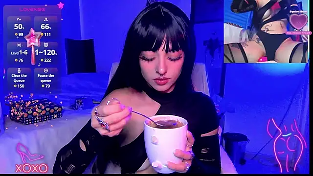 HollyDominic online show from December 2024 04:58:01 PM