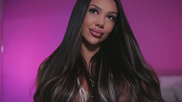 Snapshot of NatyDesiree chatting on February 2025 10:39:01 PM NatyDesiree online show from February 2025 10:39:01 PM