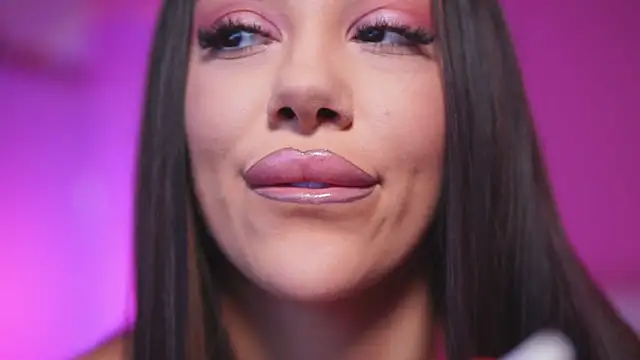 Snapshot of NatyDesiree chatting on February 2025 11:22:02 AM NatyDesiree online show from February 2025 11:22:02 AM