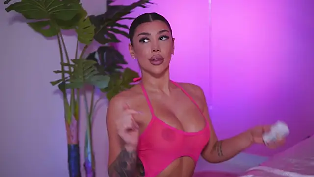 Snapshot of NatyDesiree chatting on March 2025 08:19:02 AM NatyDesiree online show from March 2025 08:19:02 AM