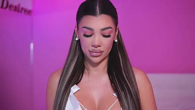 Snapshot of NatyDesiree chatting on March 2025 05:11:02 AM NatyDesiree online show from March 2025 05:11:02 AM