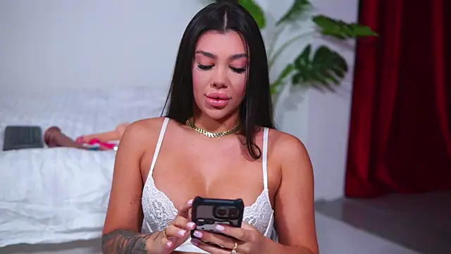 Snapshot of NatyDesiree chatting on September 2025 06:59:02 AM NatyDesiree online show from September 2025 06:59:02 AM