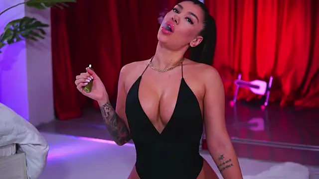 Snapshot of NatyDesiree chatting on October 2025 11:11:01 AM NatyDesiree online show from October 2025 11:11:01 AM