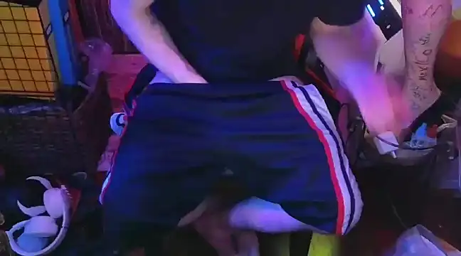 Snapshot of pantslesstraveler_plt chatting on January 2025 04:16:02 AM pantslesstraveler plt online show from January 2025 04:16:02 AM