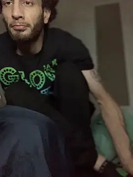 Snapshot of pantslesstraveler_plt chatting on September 2025 11:04:02 PM pantslesstraveler plt online show from September 2025 11:04:02 PM