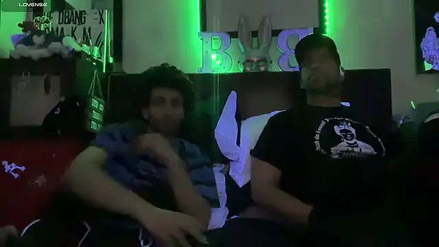 Snapshot of pantslesstraveler_plt chatting on November 2025 05:08:02 AM pantslesstraveler plt online show from November 2025 05:08:02 AM