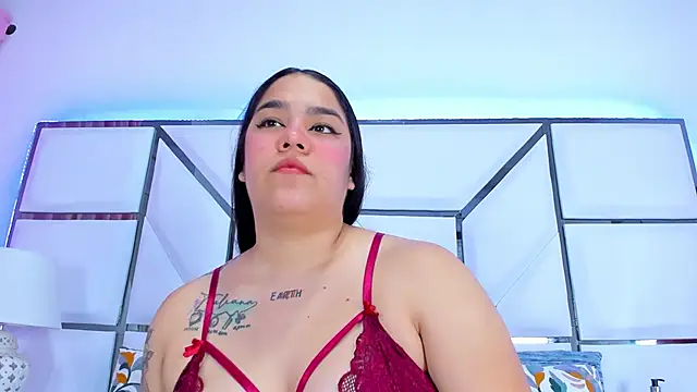 Snapshot of RileySweett chatting on February 2025 11:24:02 AM RileySweett online show from February 2025 11:24:02 AM