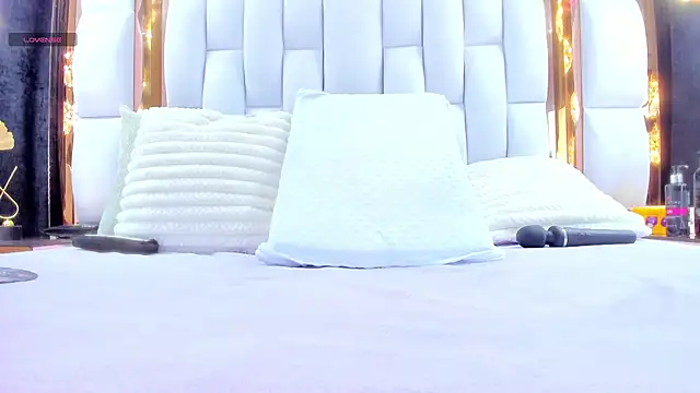 Snapshot of RileySweett chatting on October 2025 11:47:02 AM RileySweett online show from October 2025 11:47:02 AM