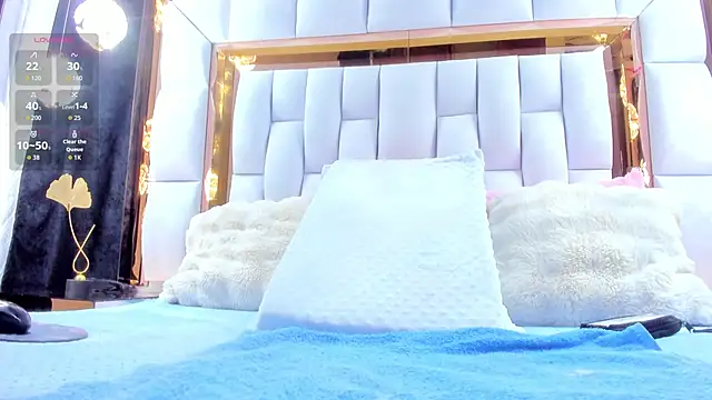 Snapshot of RileySweett chatting on November 2025 11:44:01 AM RileySweett online show from November 2025 11:44:01 AM