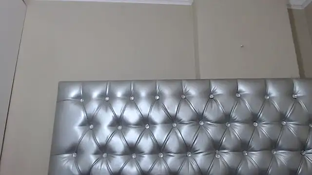 Snapshot of YourSubDesire chatting on January 2025 09:50:01 PM YourSubDesire online show from January 2025 09:50:01 PM