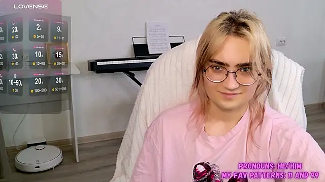 CuteYukiKun online show from November 2025 06:54:01 PM