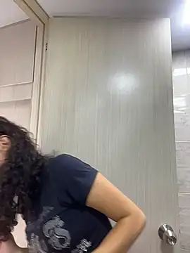 uniquerossie online show from February 2026 09:06:02 AM