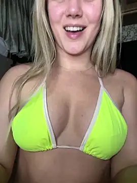 Snapshot of lexi_luv chatting on January 2025 05:02:02 AM lexi luv online show from January 2025 05:02:02 AM