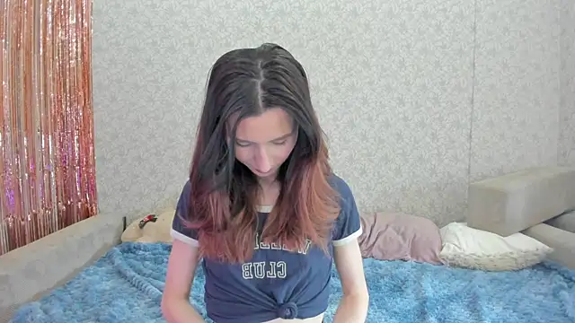 crystalnut online show from February 2025 04:15:02 AM