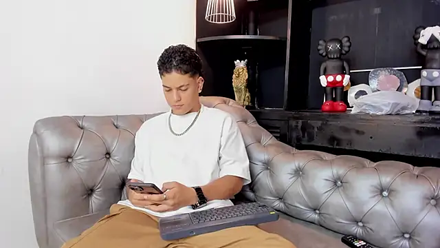 Levy Steve online show from March 2025 05:13:02 AM